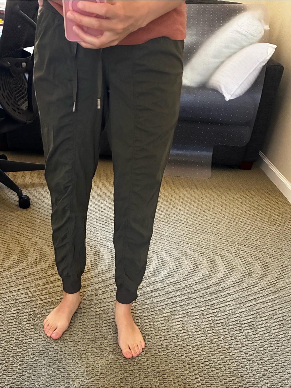 Women’s lululemon Olive Drawstring Jogger Pants